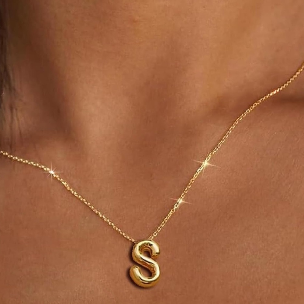 BRAND NEW, STILL IN THE PACKAGE Trendy Bubble Initial Charm and Necklace, “S”